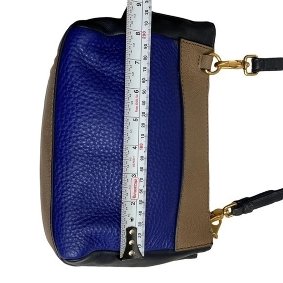 Marc by Marc Jacobs
Sheltered Island Colorblock Blue Multi Leather Messenger Bag - Picture 2 of 10